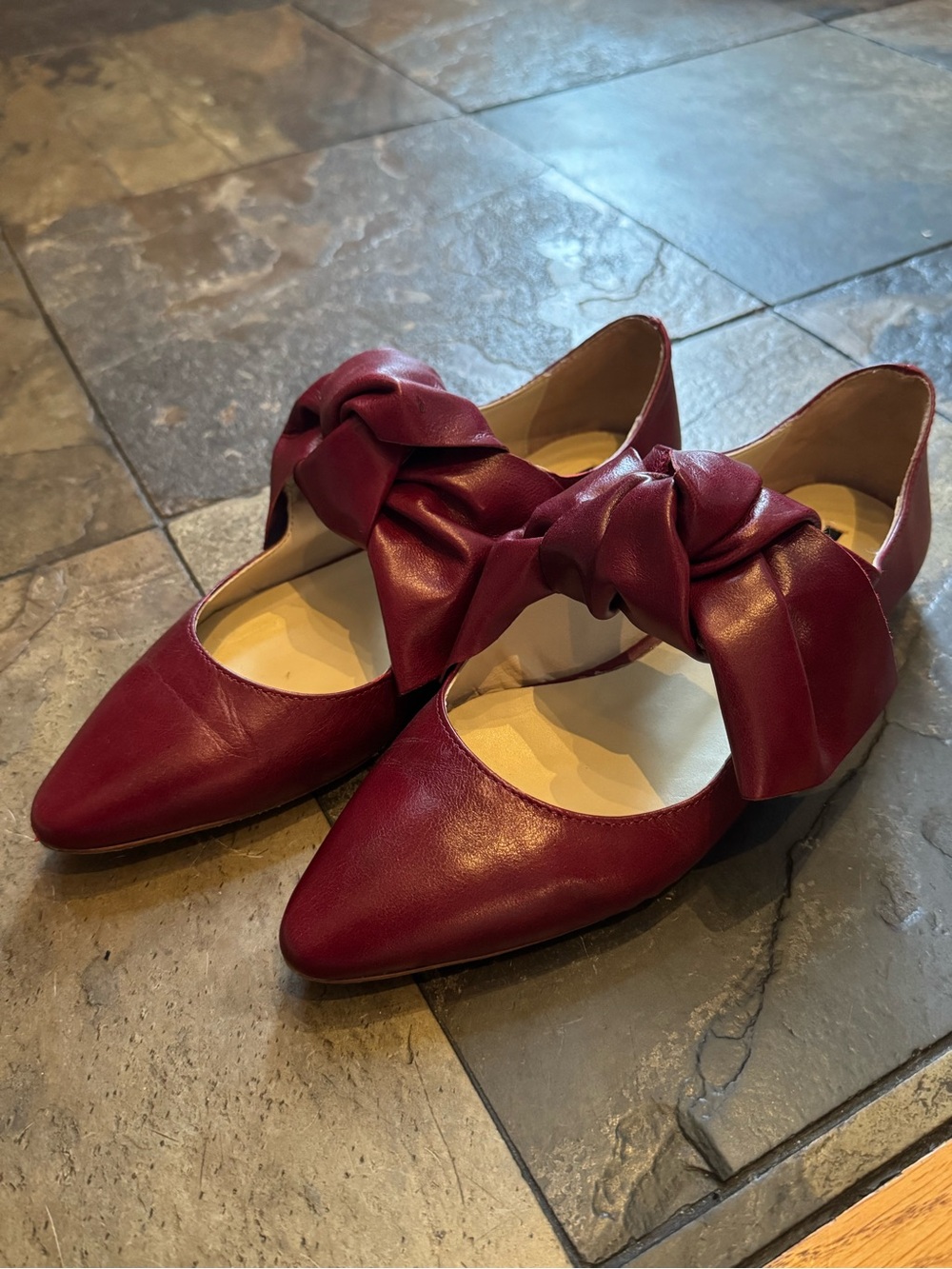 Zara Bow Accent Pointed Toe Flats - Burgundy size 37